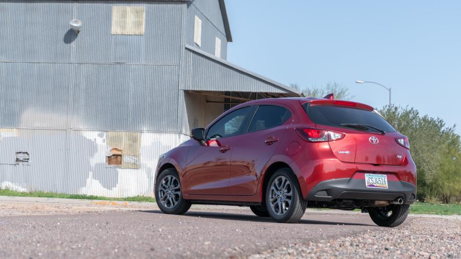  Toyota Yaris XLE Hatchback 2019 года  (NA) (фото 31 из 40)